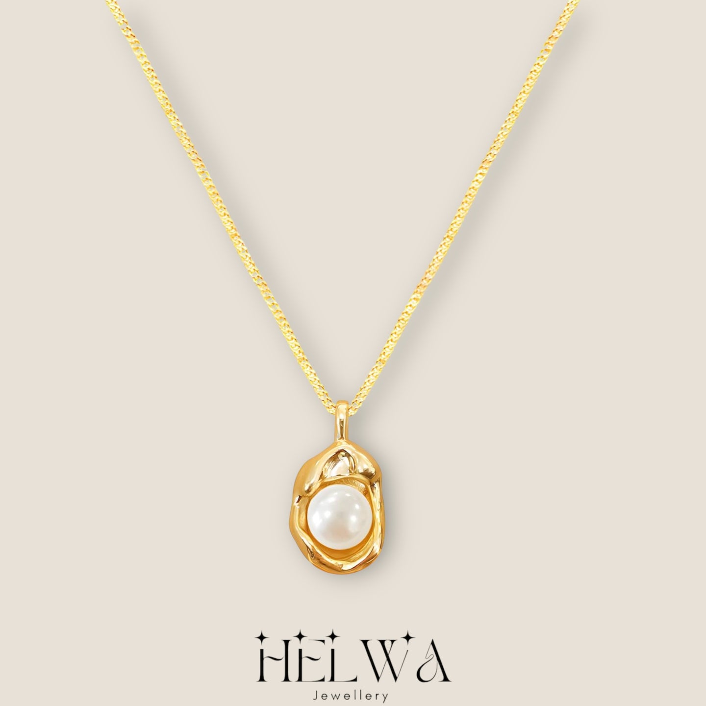 HELWA Asymmetric Oval Pearl Necklace